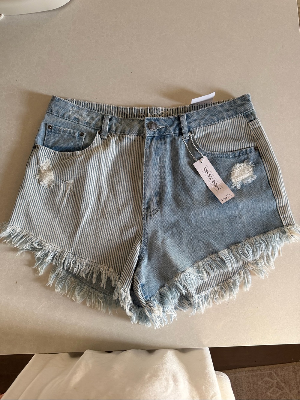 Rue21 Two-Tone Light Blue Distressed Fringe Hem Denim Shorts